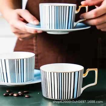 Evropski kosti Kitajske keramično skodelico kave nabor ustvarjalnih skodelico kave krožnik in žlico z železom polica